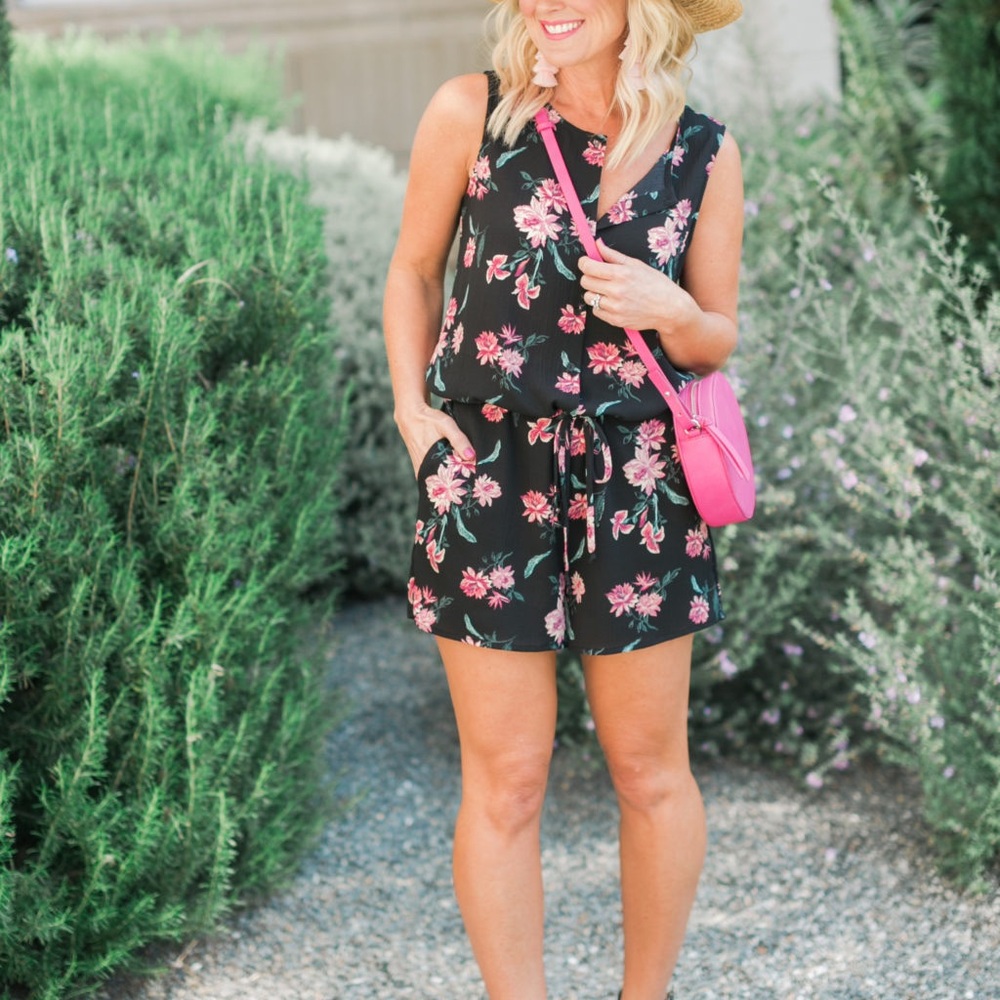 Gibson Sugarplum Black and Pink Floral Sleeveless Romper NWT Captiva